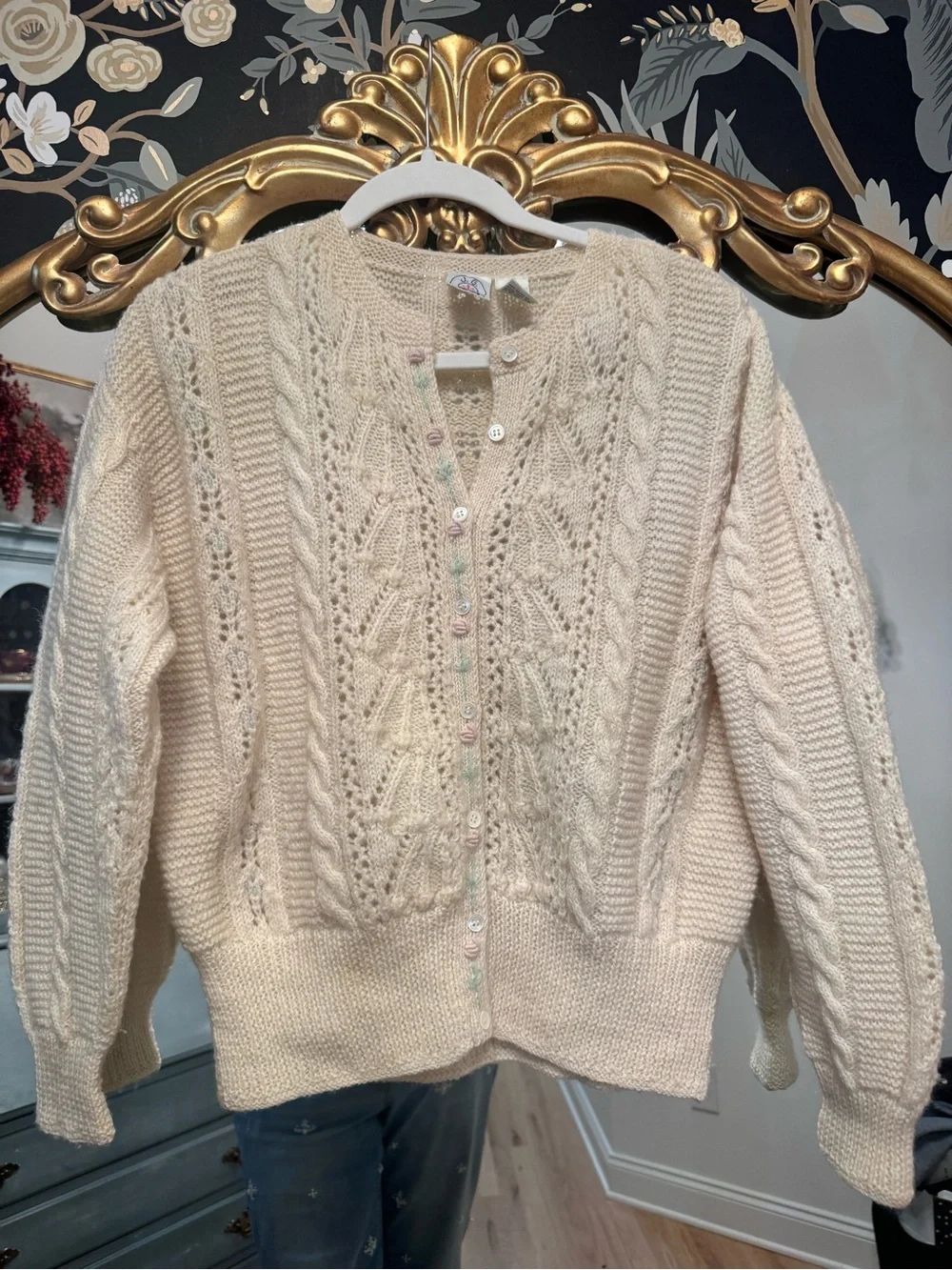 J.G. HOOK | Vintage Cream Cable Knit Button-Front Women's Sweater / Size M
